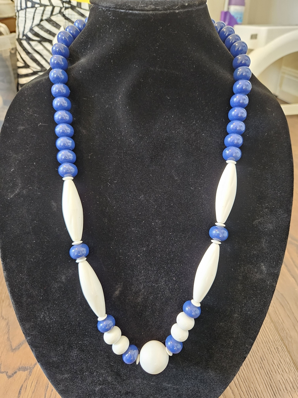 Vintage Blue and White Beaded Necklace — Classic Women's Statement Jewelry